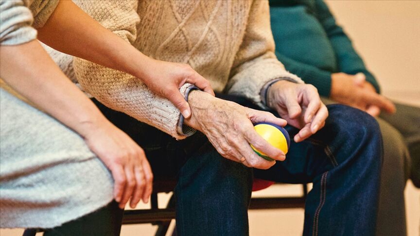 Sağlık Bakanlığı uyardı: Alzheimer’ın 5 erken belirtisine dikkat!