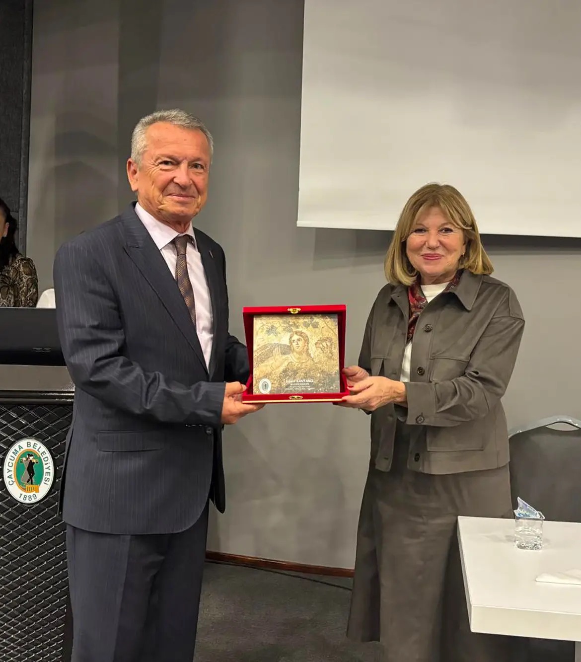 2 F09 F2 A2 D514 4658 8 F2 C F6862 C D52 A9 A