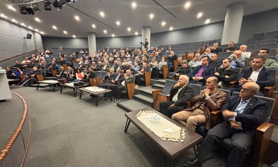 F8 E D30 C D 6484 49 C C 9211 2 B74 E E04 B A93