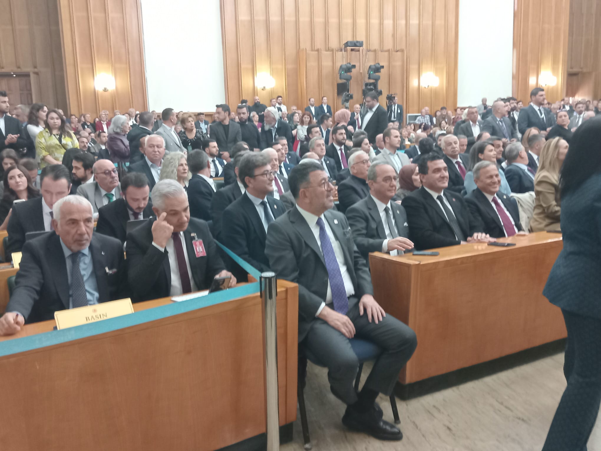 81475 E E B 5108 45 A2 B5 F9 53 A4 A692 D7 B F