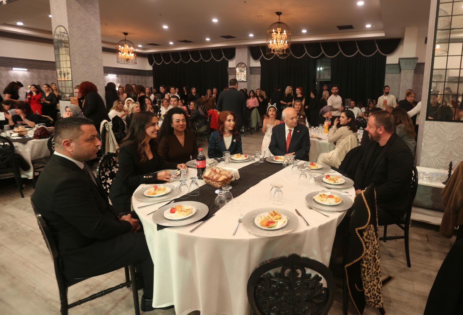 Fethi Yaşar Öğremenler Günü