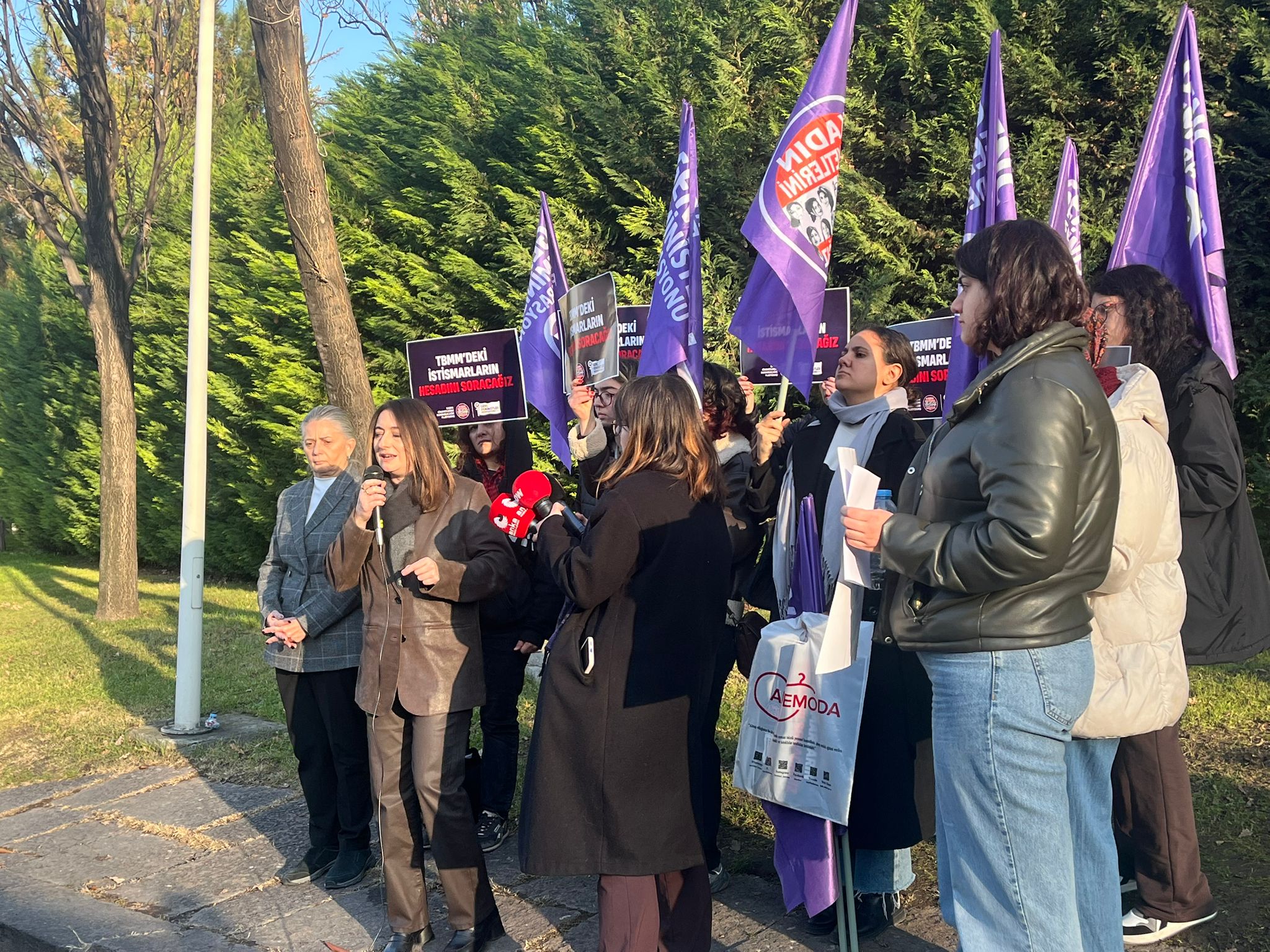 15C49814 0096 4A5F 989C 3F78B384321E