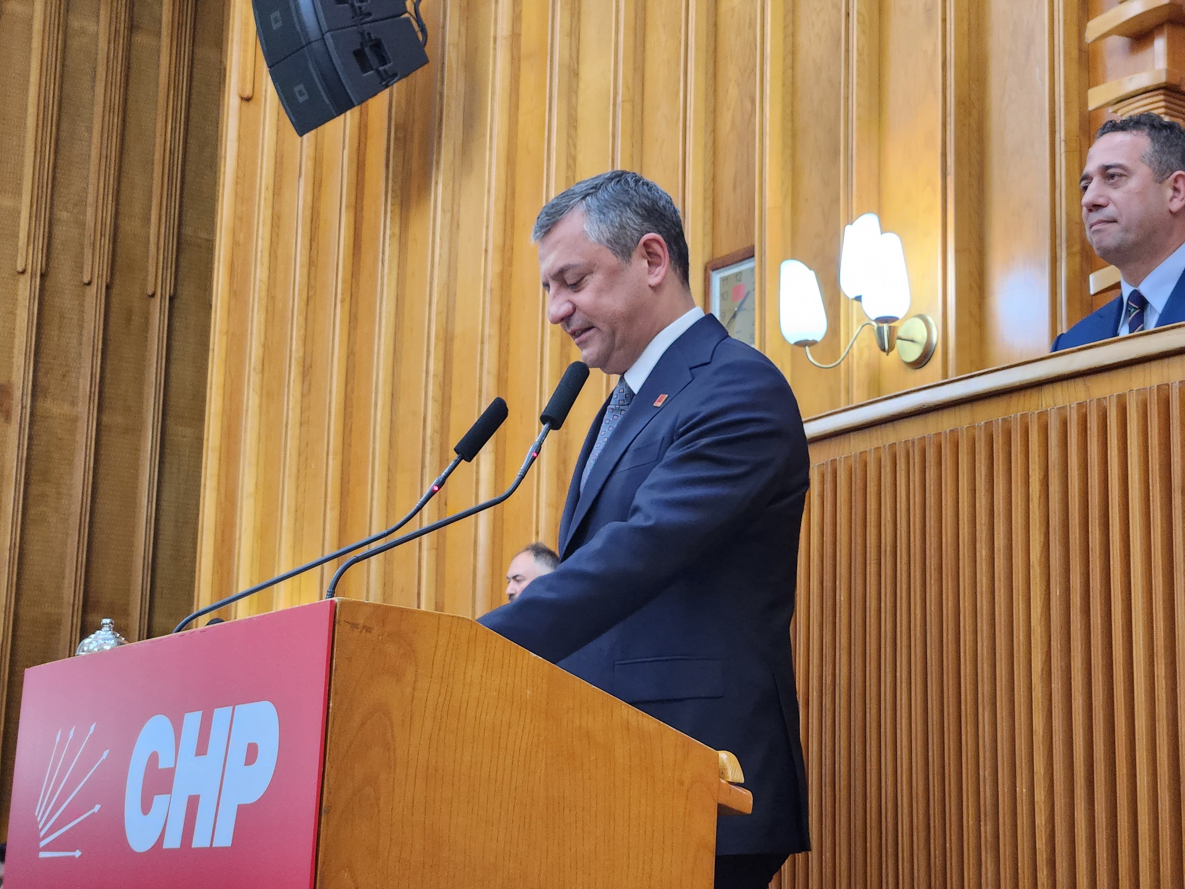 CHP Karıştı: Özgür Özel Ekibi İstifa Ediyor!