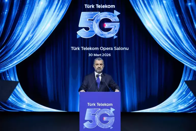 Müslüm Gürses Hologramıyla Türk Telekom Gala’sında Sahnede