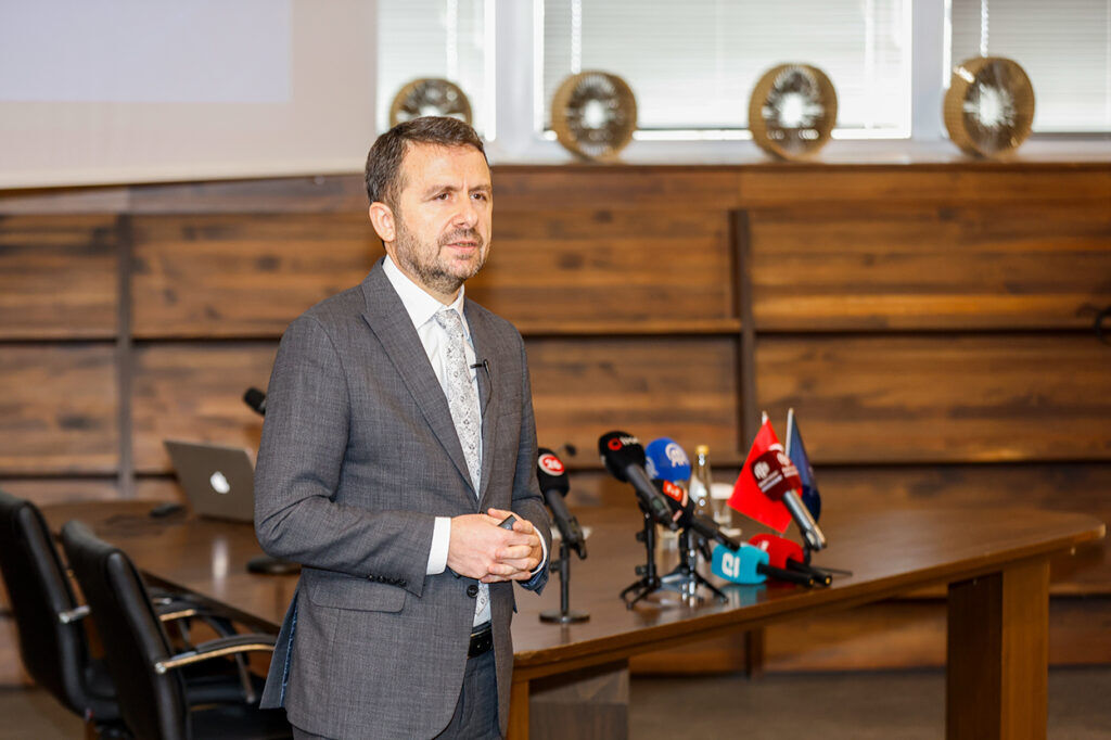 Bi̇k Genel Müdürü Çay Teyit Edemediğiniz Haber Gerçek Değildir3