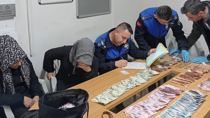 Dilencinin Üzerinden 30 Bin Lira Çıktı!