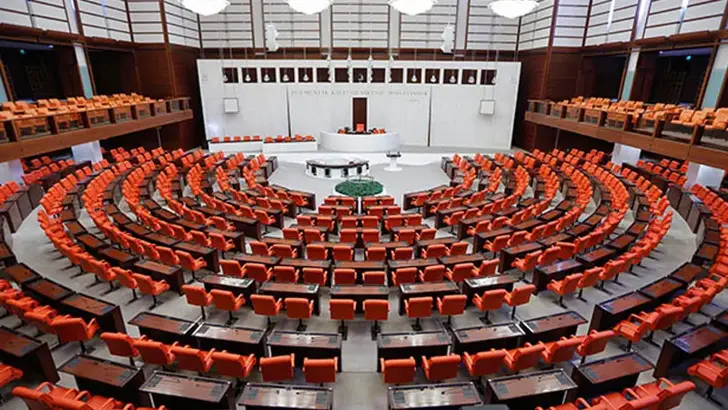 Özel Sektör Öğretmenlerinin Mücadelesi Meclis’e Taşınıyor!