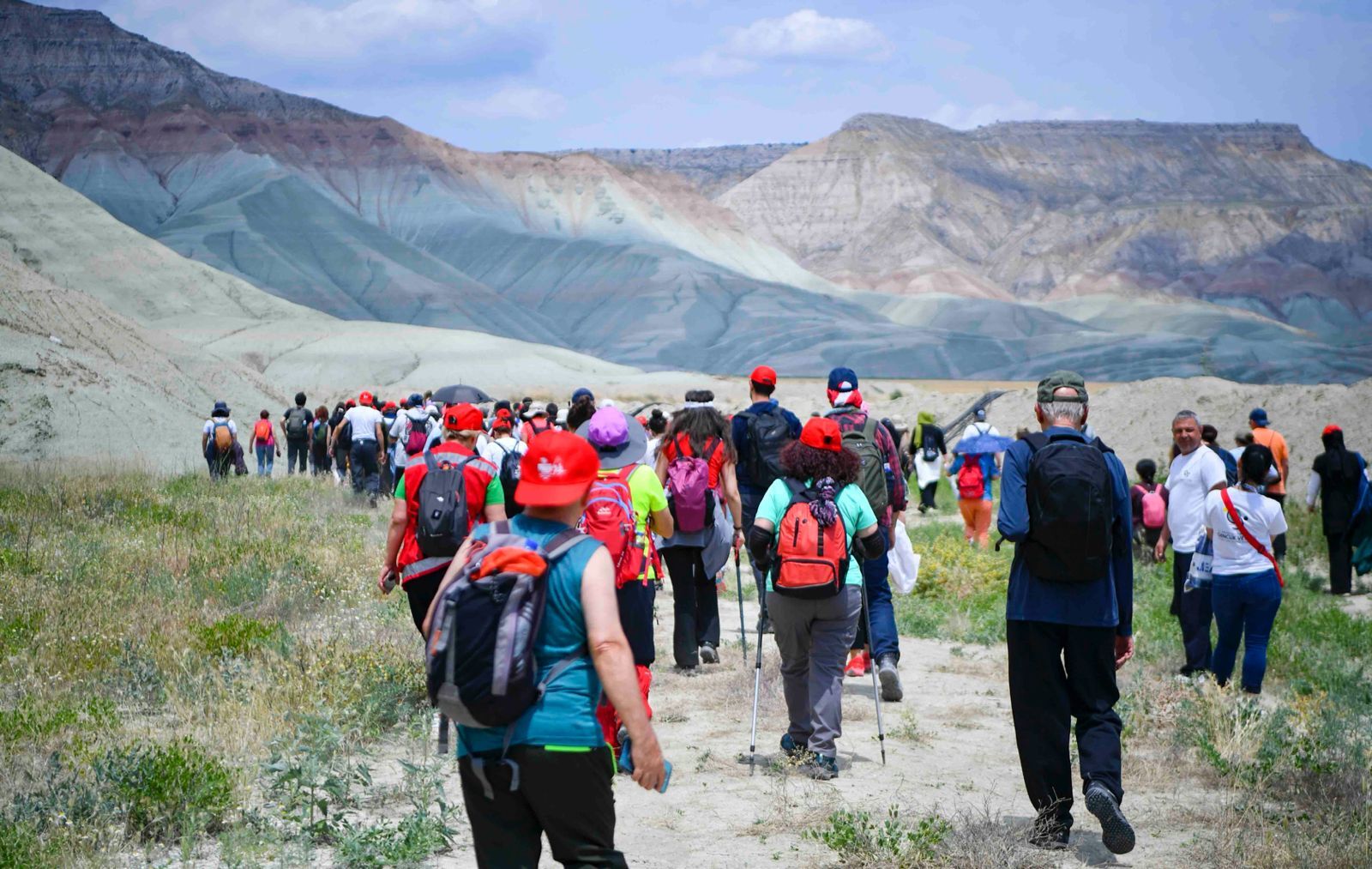 Ankara’da Doğa ve Spor Buluştu: Nallıhan Kız Tepesi’nde 8 KM’lik Yürüyüş