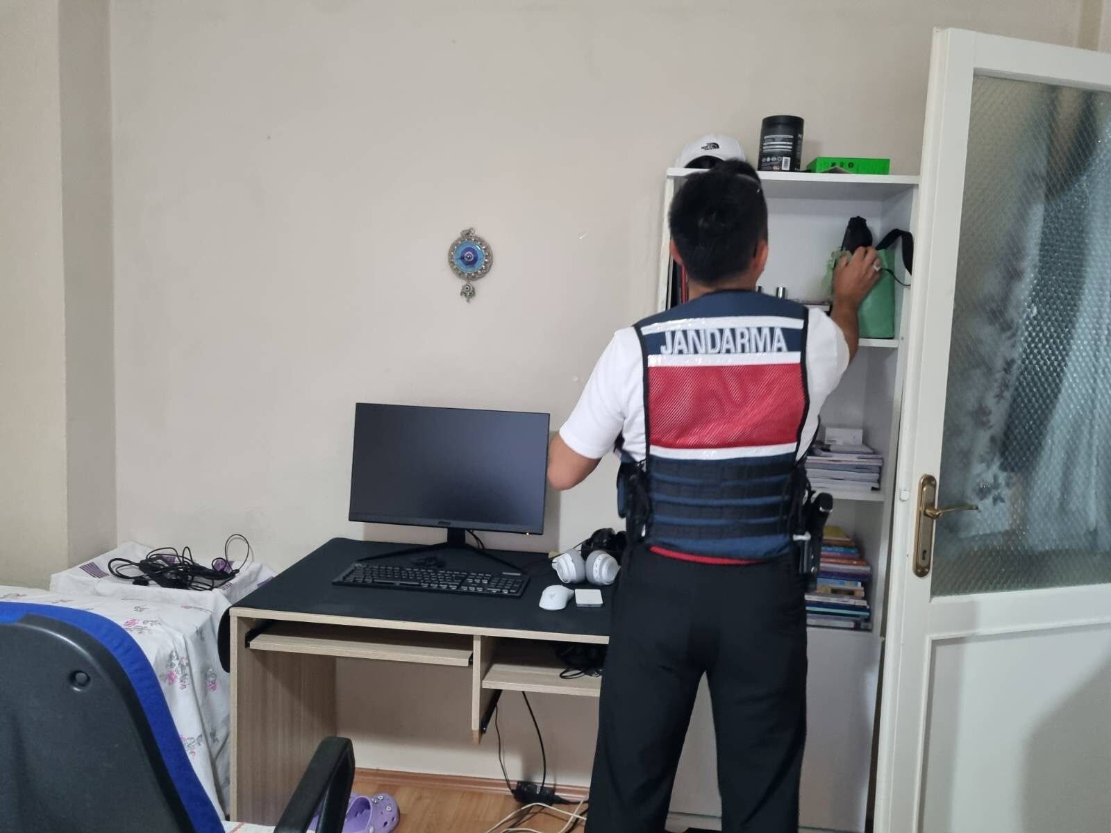 MİT'ten kredi kartı dolandırıcılarına operasyon