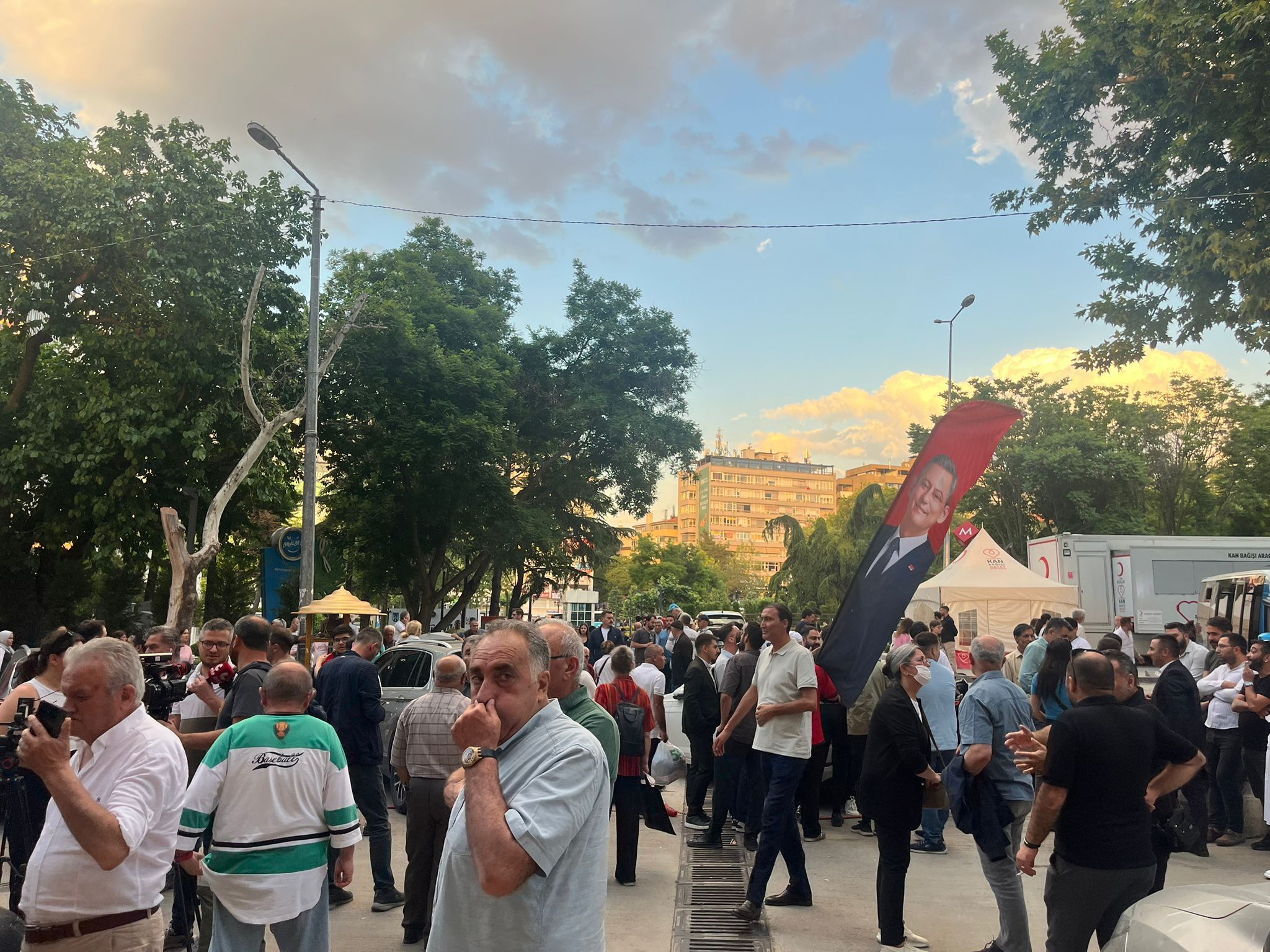 Ankara’da CHP İl Başkanlığı nöbeti başladı!