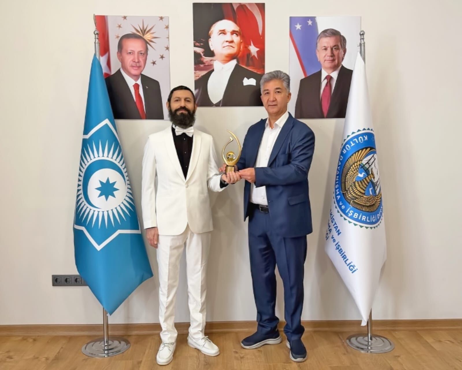 Barış Çalışmalarına Bir Ödül Daha: Kültür ve Barış Ödülü Akif Manaf’ın
