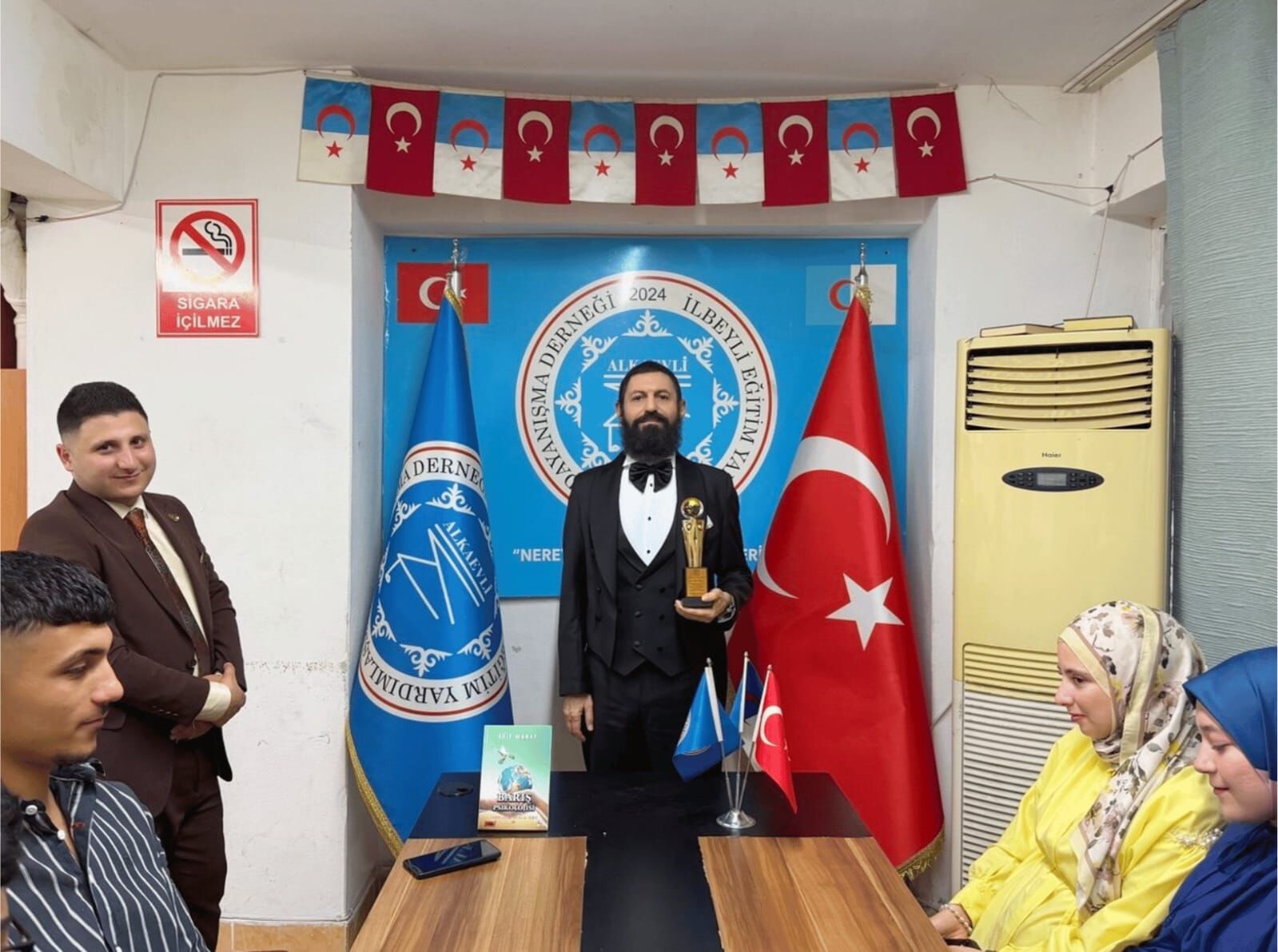 Barış Çalışmalarına Bir Ödül Daha: Akif Manaf Onurlandırıldı!