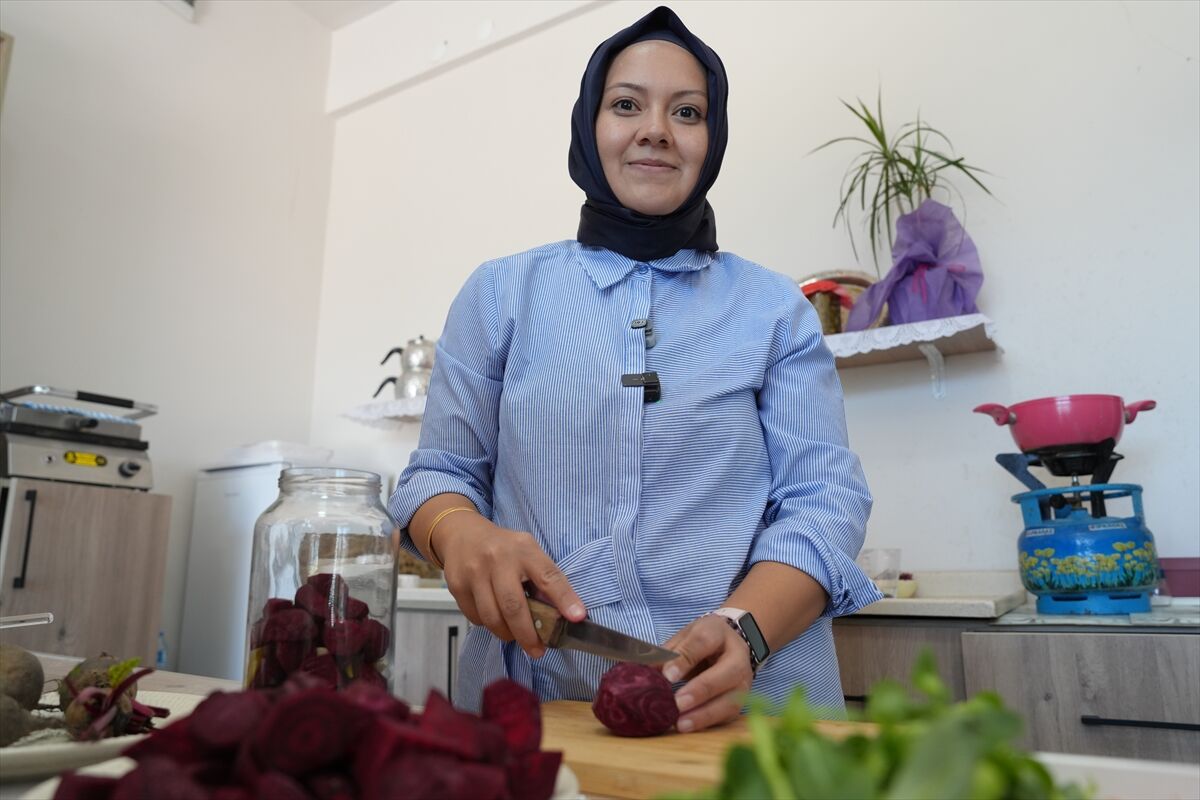Anneannesinden Öğrendi, Mesleğe Dönüştürdü