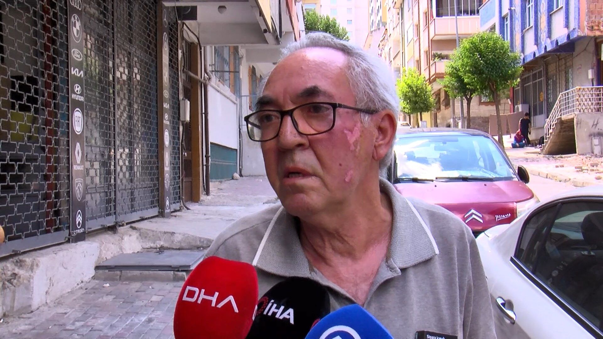 Bağcılar'da Dükkana Silahlı Saldırı: 1 Yaralı