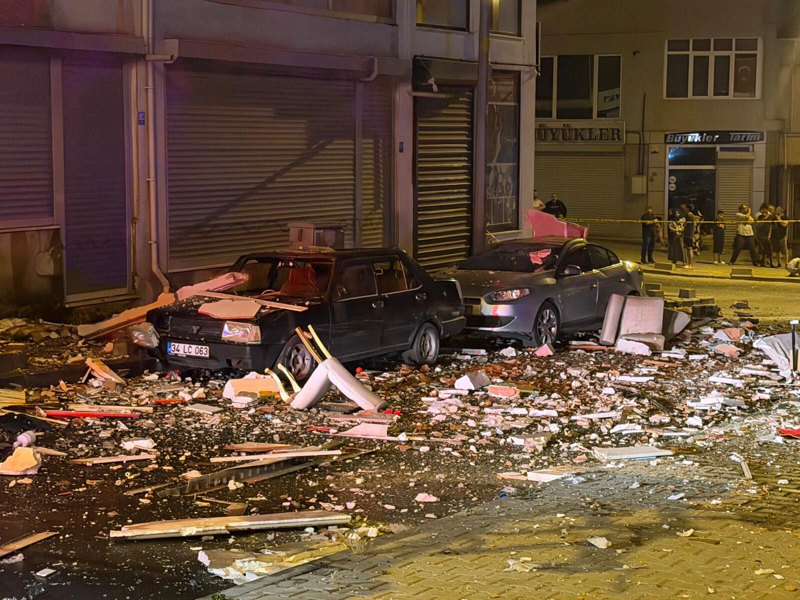 Çorlu'da apartman dairesinde patlama: 2 kişi hayatını kaybetti
