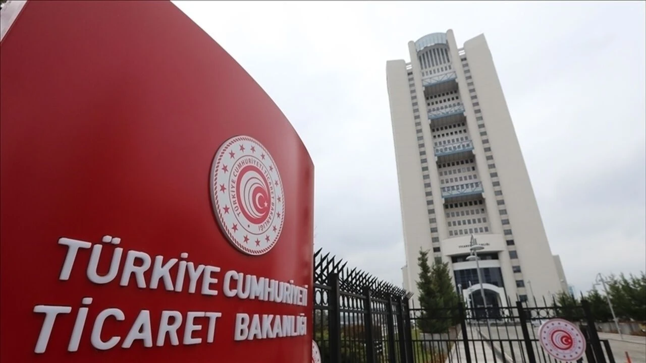 Ticaret Bakanlığı'ndan reklamlara sıkı denetim: Yapay zekâ, influencer ve hedefli reklamlara yeni kurallar