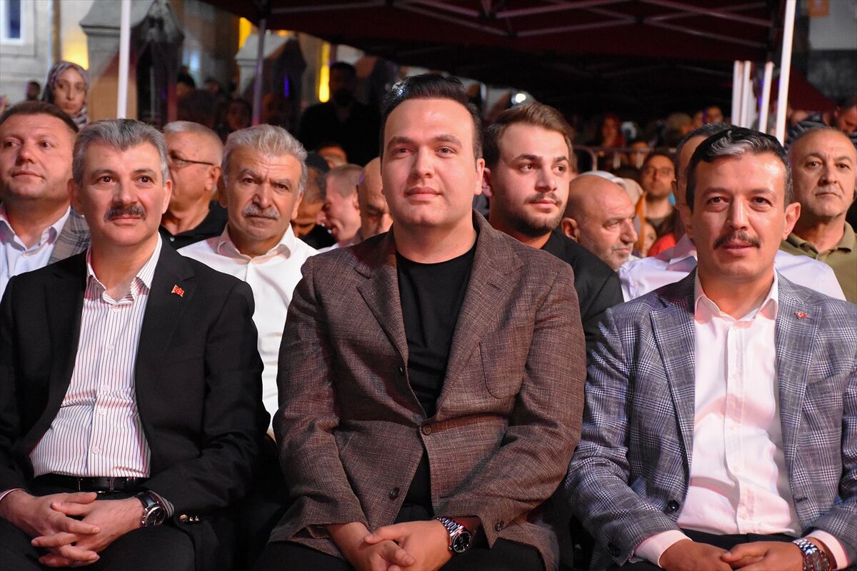 AK Parti Gençlik Kolları Başkanı İbiş: Gençler siyasetin merkezinde