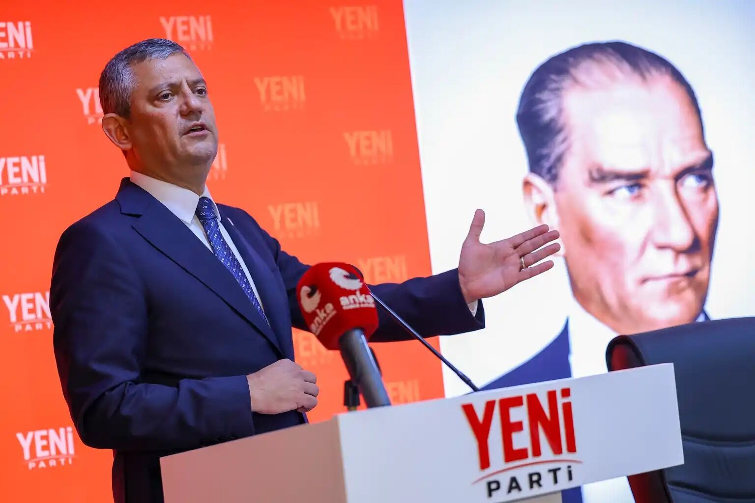 Yeni Parti Lideri Özgür Özel'den CHP Açıklaması: "İşbirliği Yapmamız Asla Mümkün Değil"