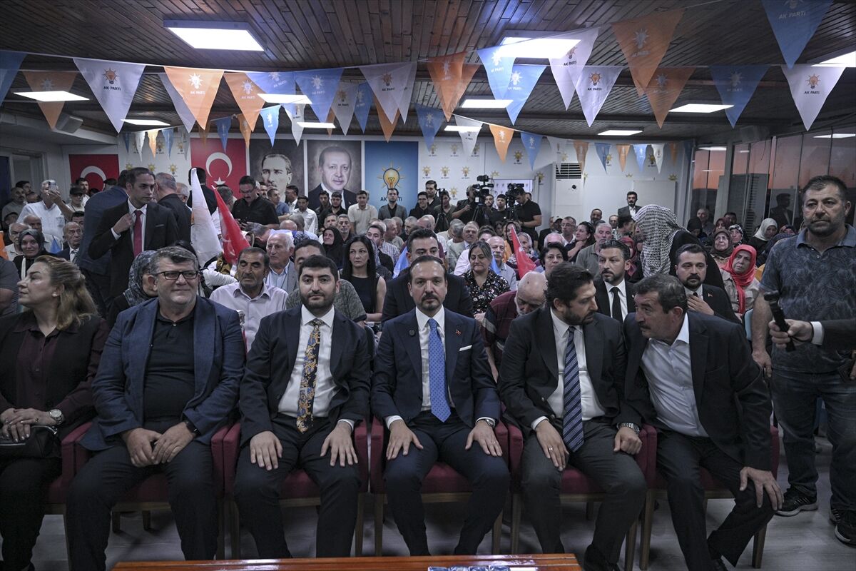 AK Parti Genel Başkan Yardımcısı Zorlu, partisinin Etimesgut İlçe Danışma Meclisi Toplantısı'nda konuştu