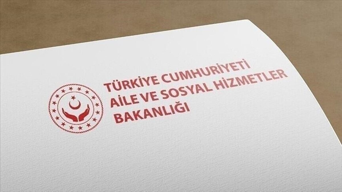 Bakan Göktaş duyurdu: Velilere okul ve aile eğitimi geliyor