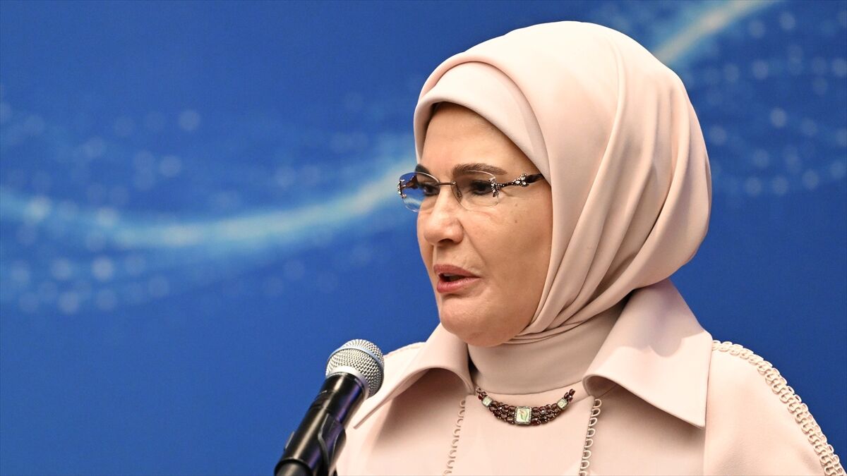 Emine Erdoğan'dan duygulandıran paylaşım! "Adaletin sesi Erdoğan..."