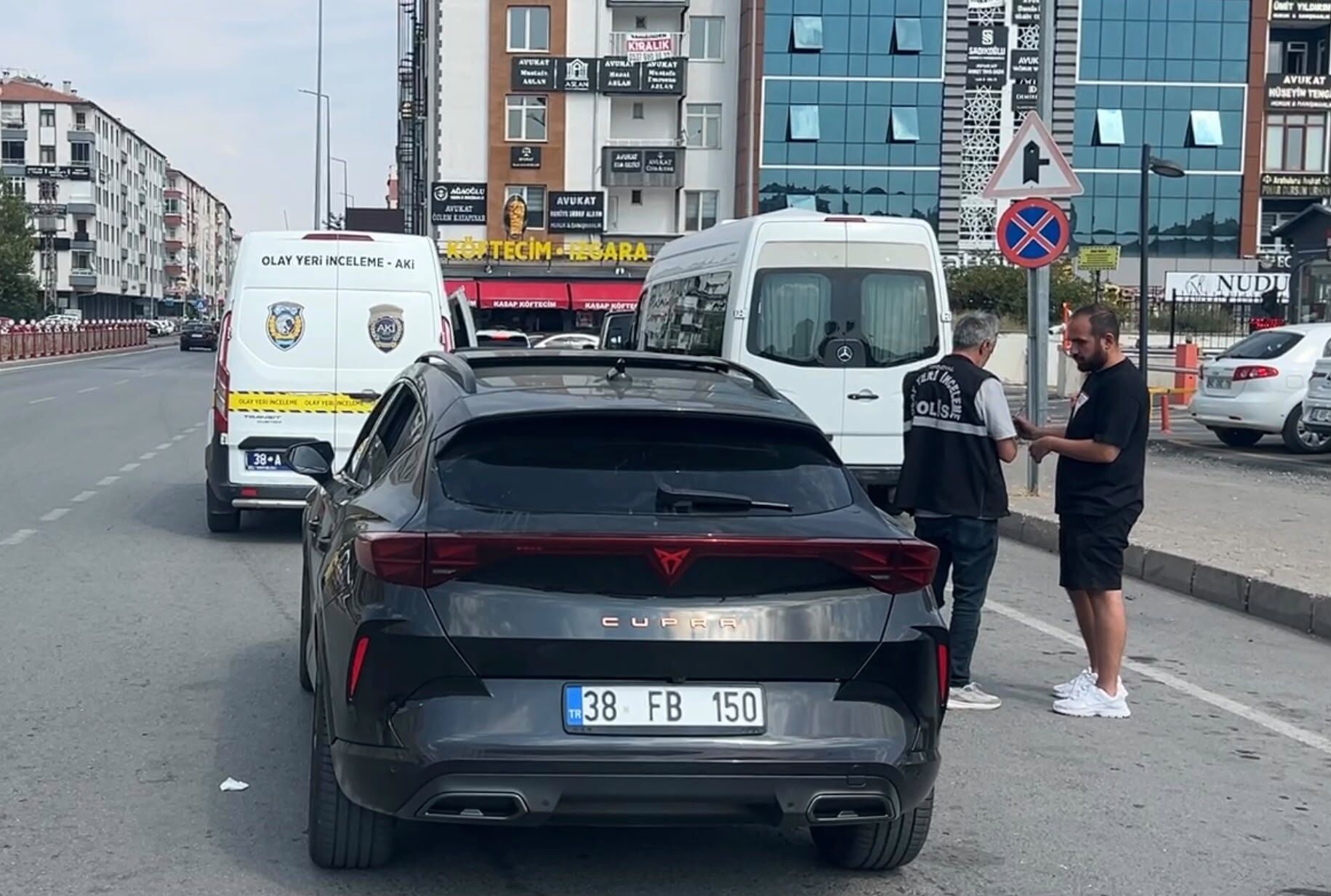 Anahtarı üzerinde unutulan otomobili çalan 4 çocuk yakalandı