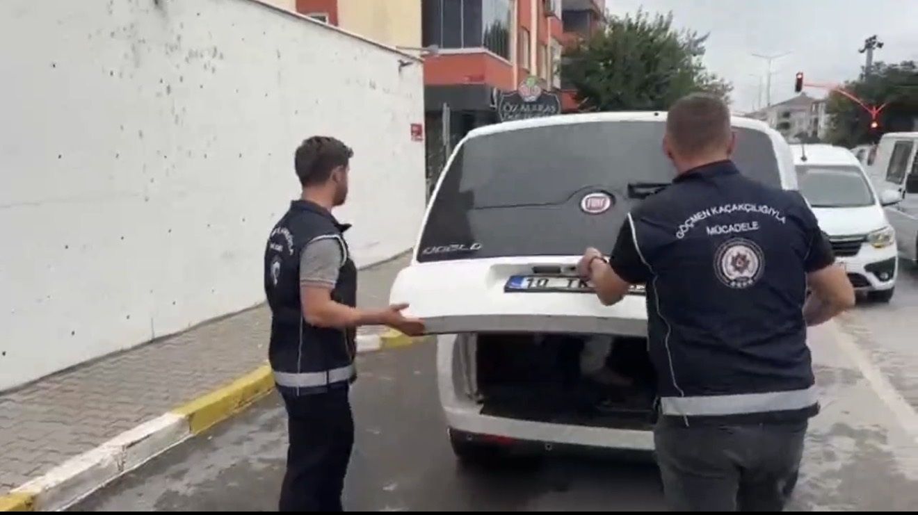 Balıkesir'de göçmen kaçakçılığına yönelik operasyon