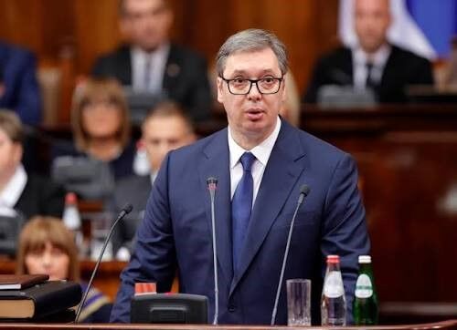 Cumhurbaşkanı Vucic, istifa edeceğini duyurdu
