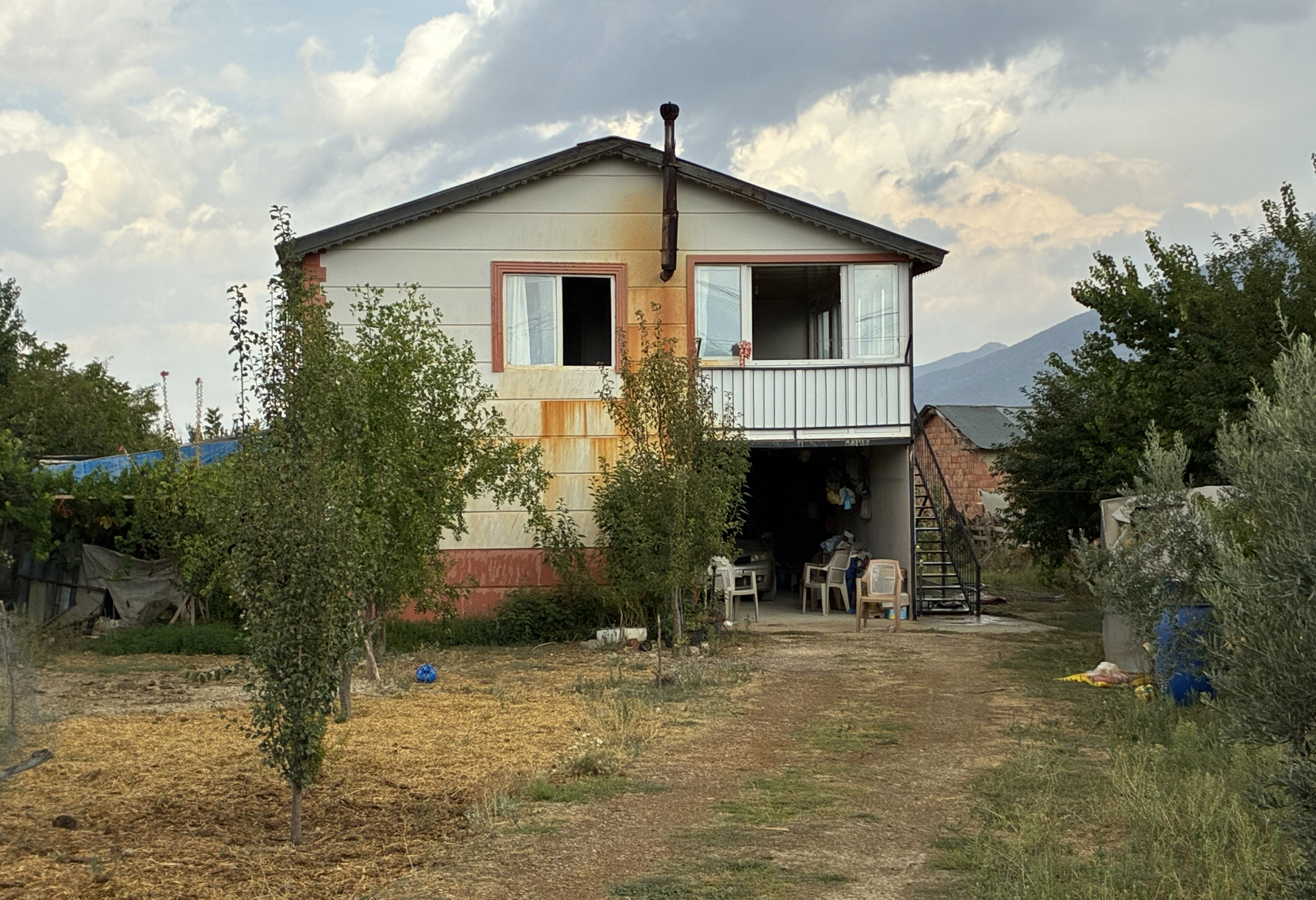 Eşi, kayınvalidesi ve kayınpederini öldürdü!