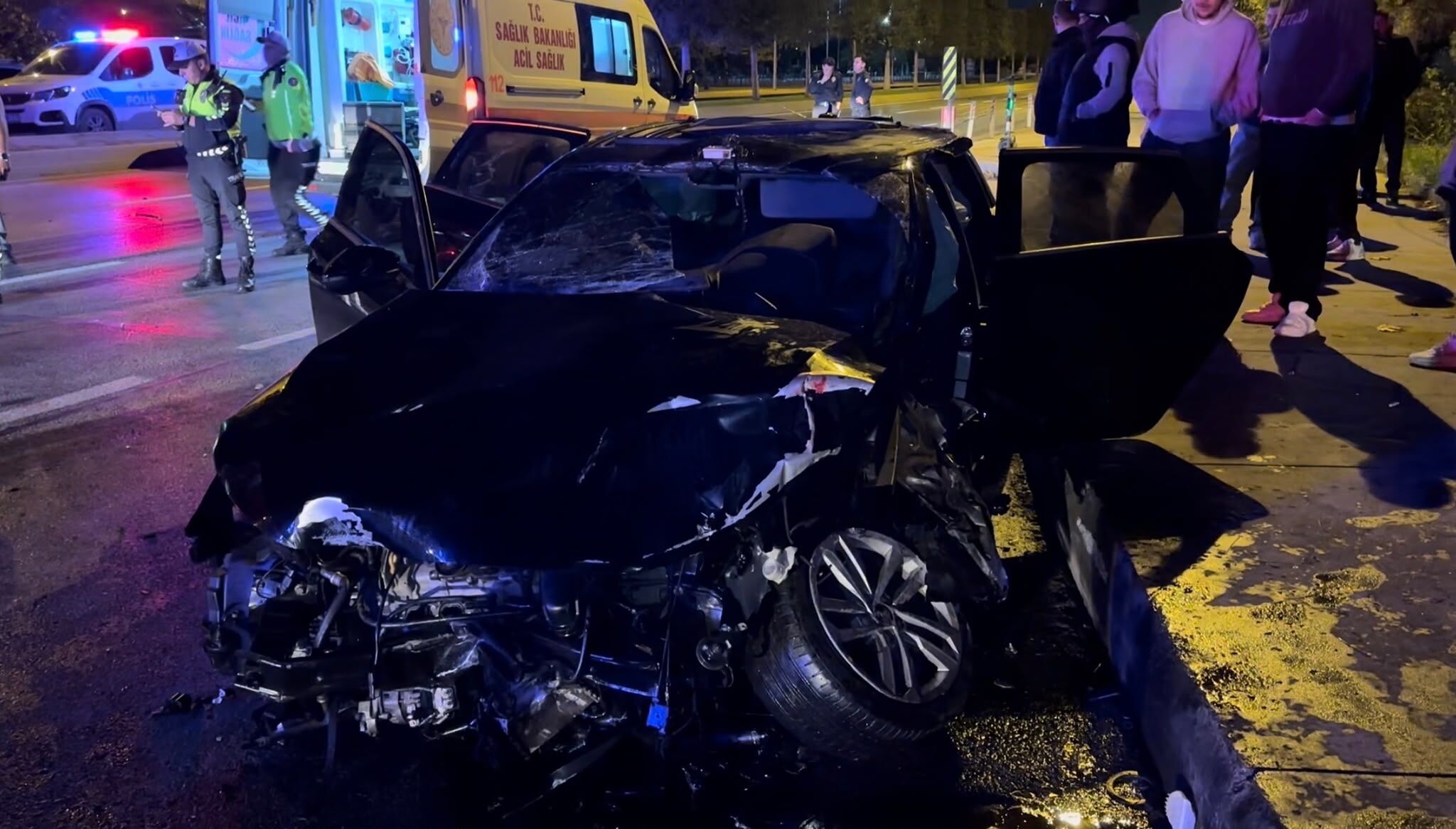Maltepe’de feci kaza: 2’si ağır 9 kişi yaralandı
