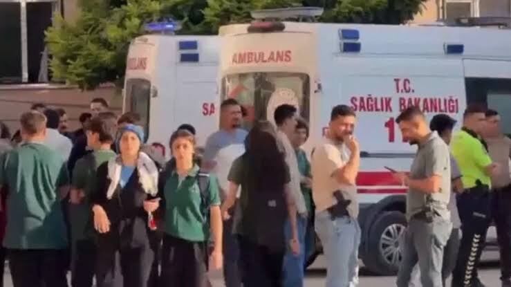 Manisa’da Liseye Silahlı Saldırı!