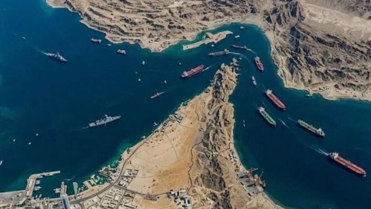 Hürmüz’de oyun yeniden kuruluyor! İran’dan gemilere “izin” stratejisi