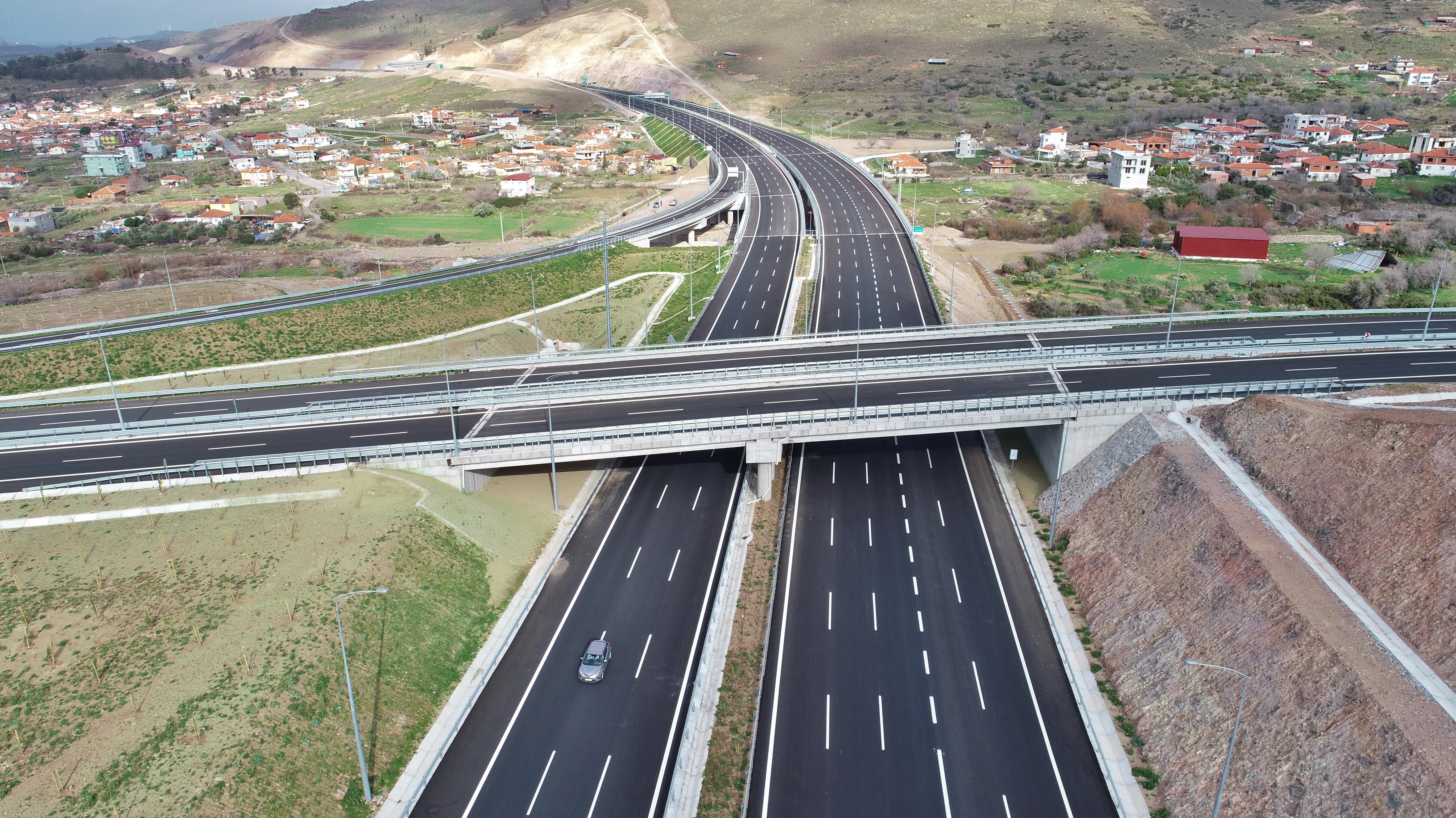 Otoyollarda Basan Yandı! O Hız Sınırının Geçerli Olduğu Yollar Hangileri?
