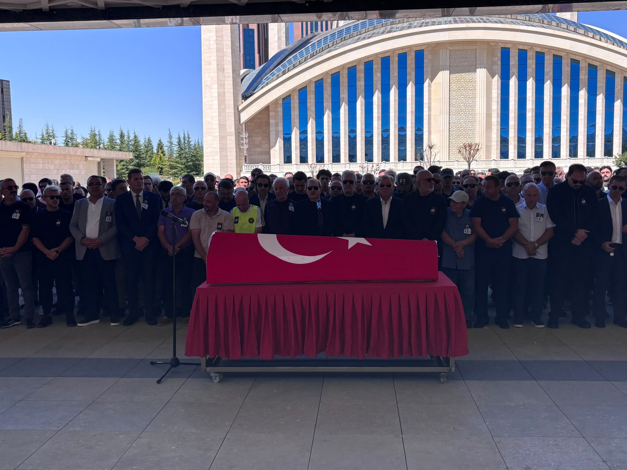 Oyuncu Serhat Kılıç, başkentte son yolculuğuna uğurlandı