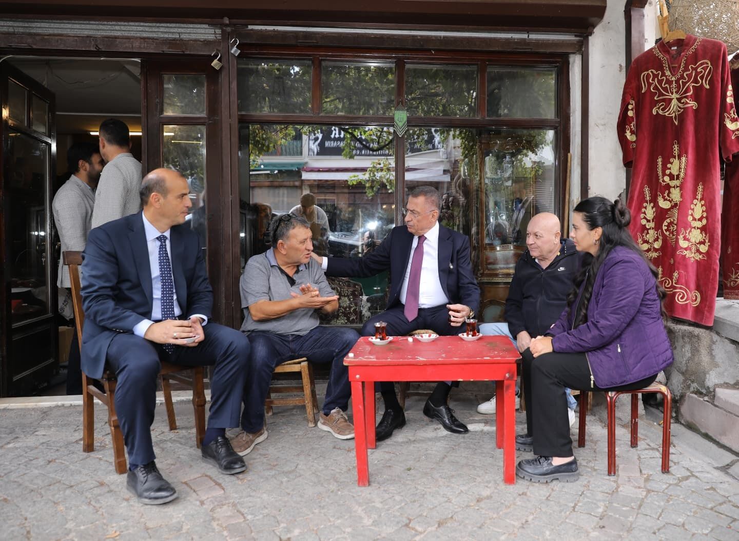 Fuat Oktay, Ulus’ta vatandaş ve esnafla buluştu