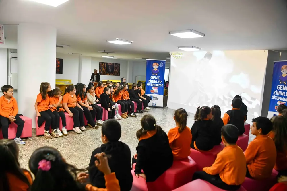 100. Yıl Gençlik Kütüphanesi Minik Okurları Ağırlıyor