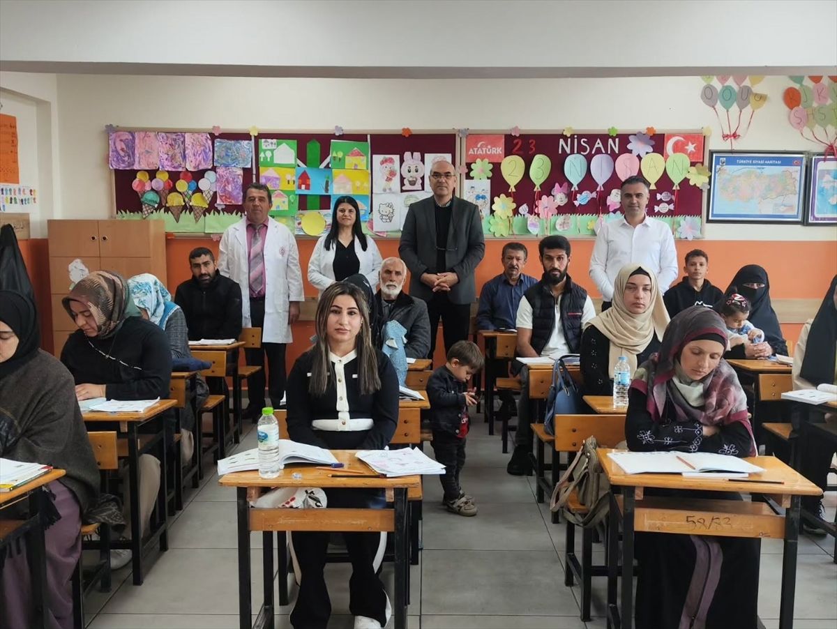 Beypazarı'nda okuma yazma kursu açıldı