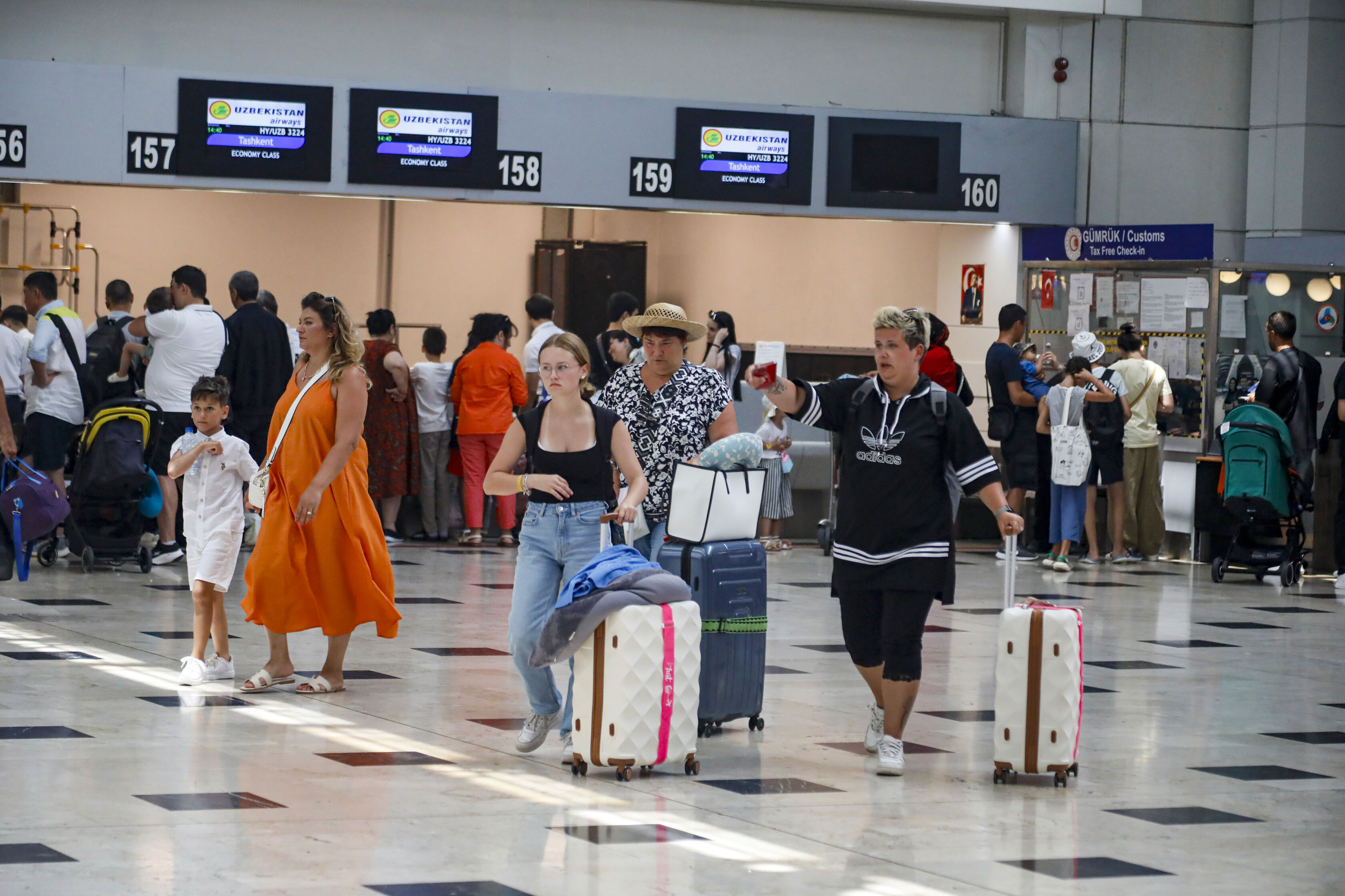 Antalya Havalimanı'nda 5 milyon yolcuya hizmet verildi