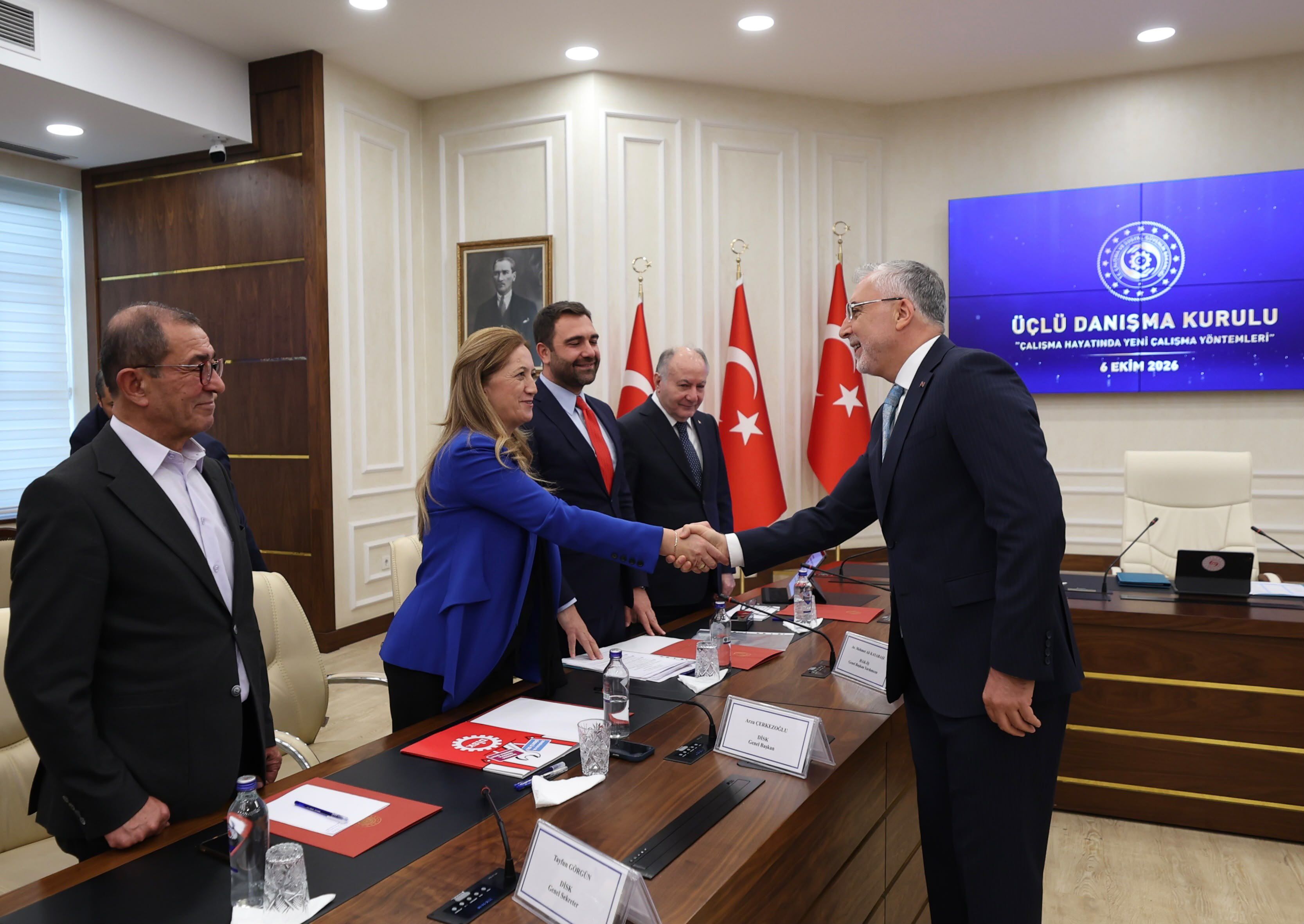 Bakan Işıkhan’dan istihdam mesajı: Yeni çalışma modelleri geliyor