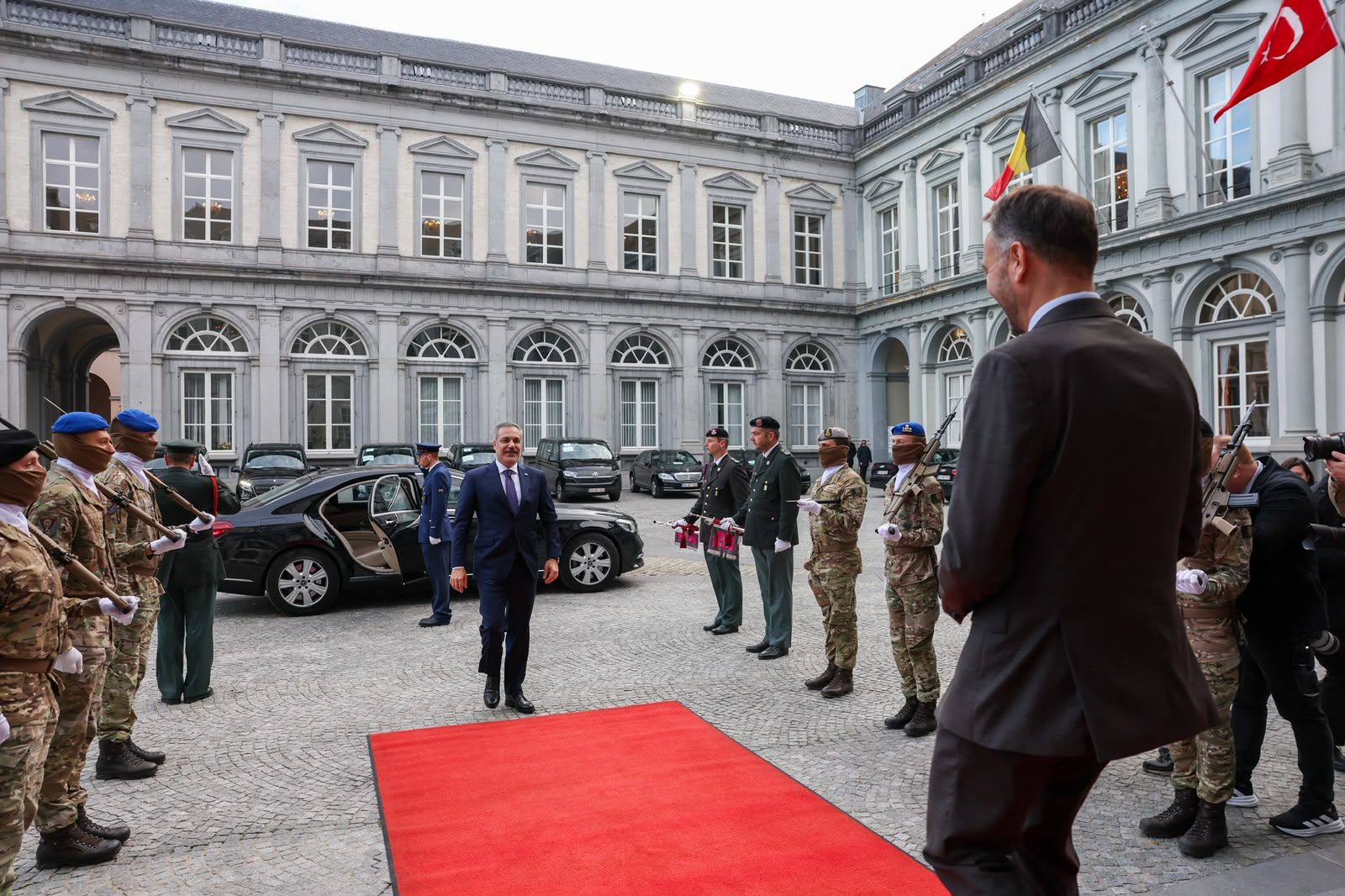 Bakanı Fidan, Belçikalı mevkidaşı Prevot tarafından karşılandı