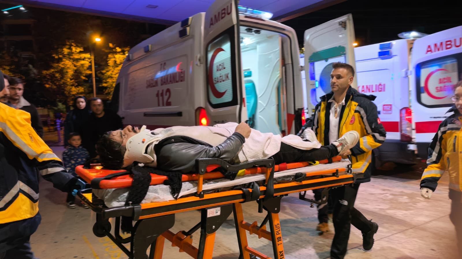 Bursa'da Otomobille Motosiklet Çarpıştı!