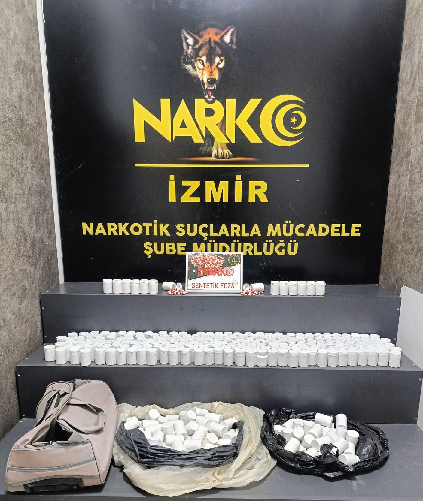 İzmir'de toprağa gömülü 17 bin 528 sentetik ecza bulundu!