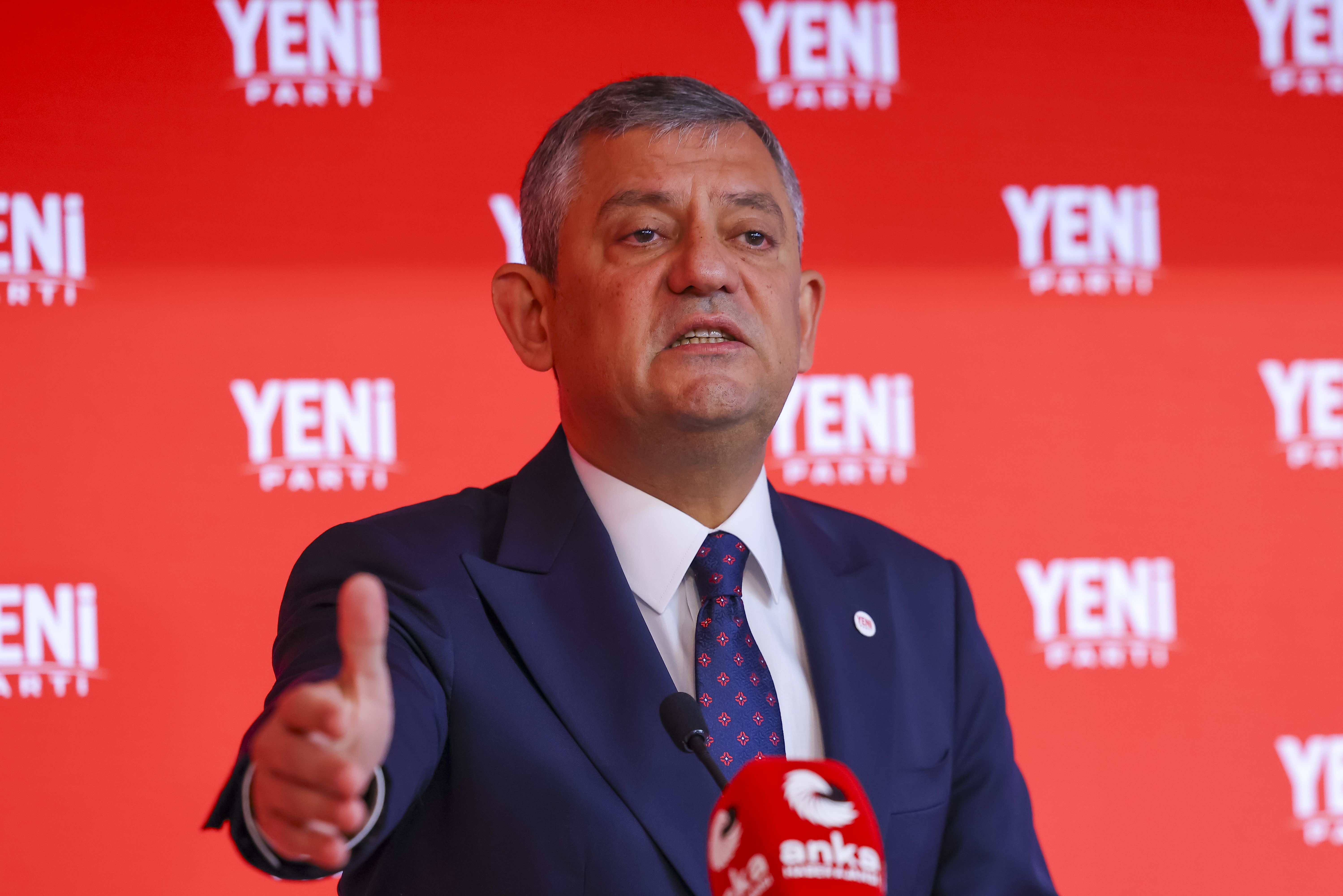 Özgür Özel’den fon vurgunu çıkışı: “86 milyon soyuldu!”