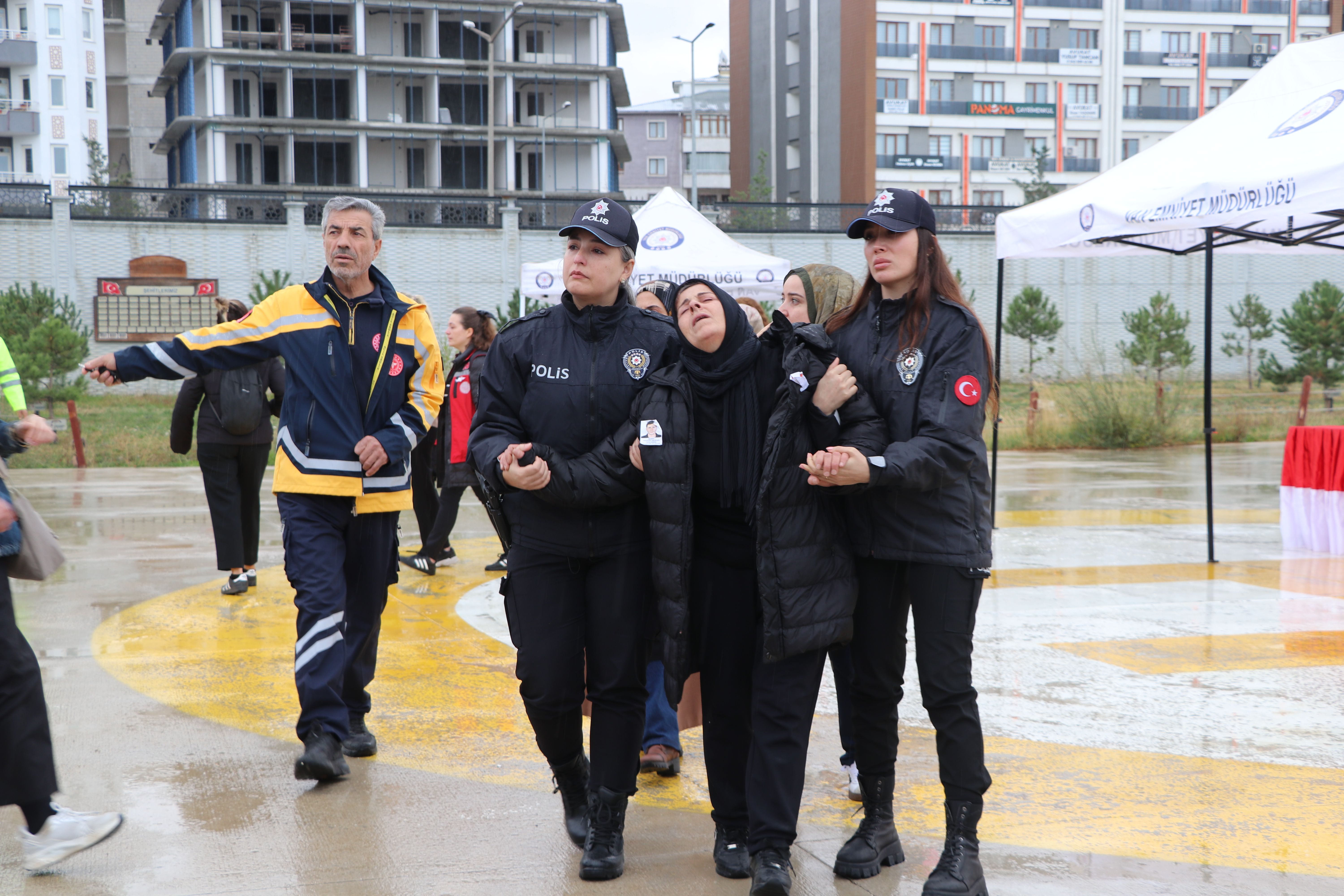 Polis memurunun cenazesi, törenle Ankara'ya uğurlandı