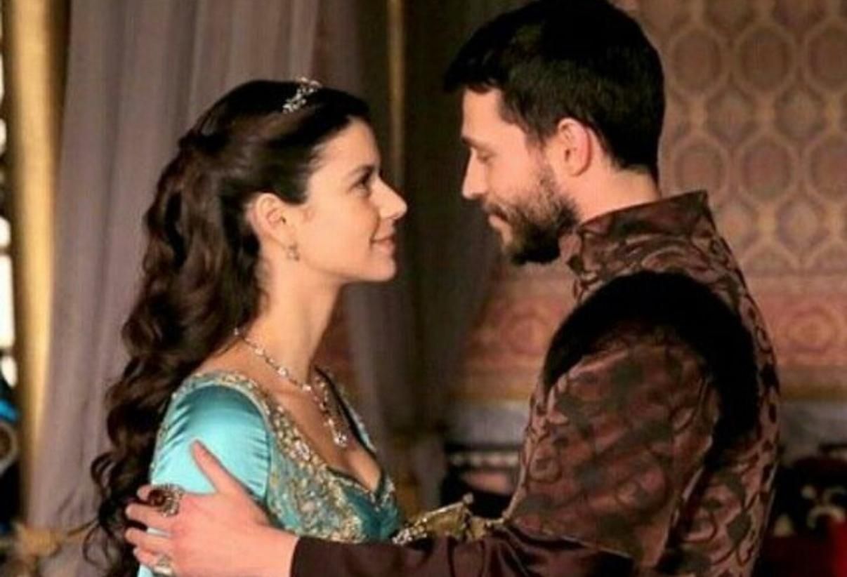 Beren Saat ve Ekin Koç 10 Yıl Sonra Yeniden Bir Arada